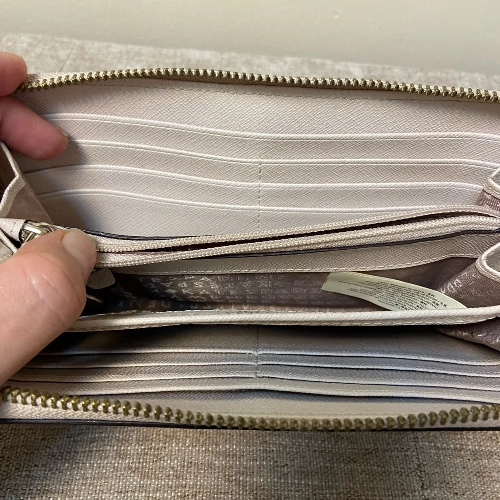 Kate Spade off White Leather Wallet - Picture 9 of 10